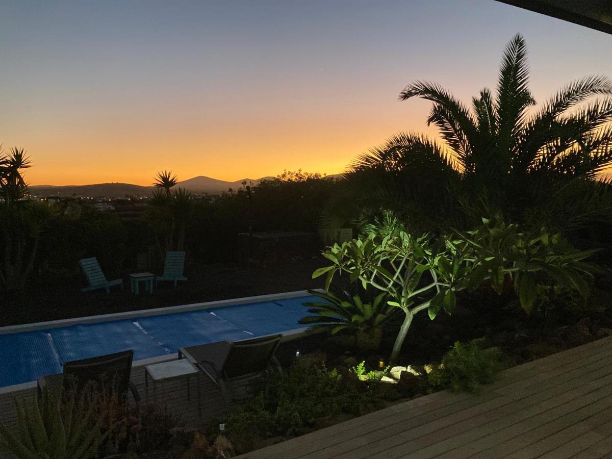 Majanicho Rock - Villa With Heated Pool Lajares Extérieur photo