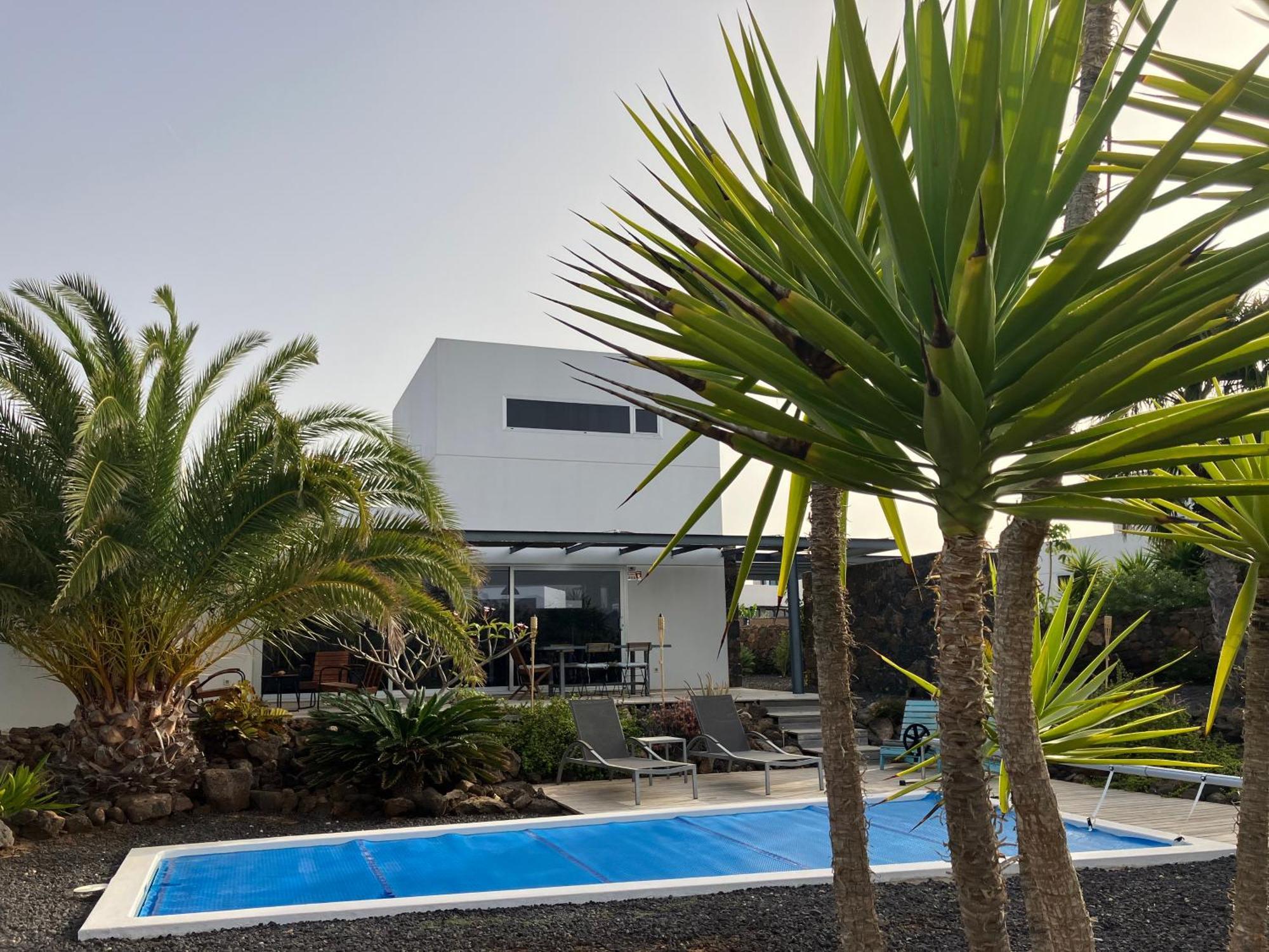 Majanicho Rock - Villa With Heated Pool Lajares Extérieur photo
